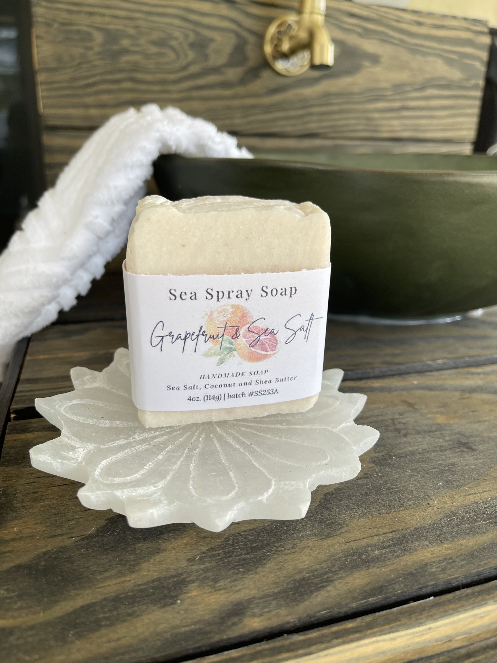 Grapefruit &amp; Sea Salt Exfoliating Soap Bar